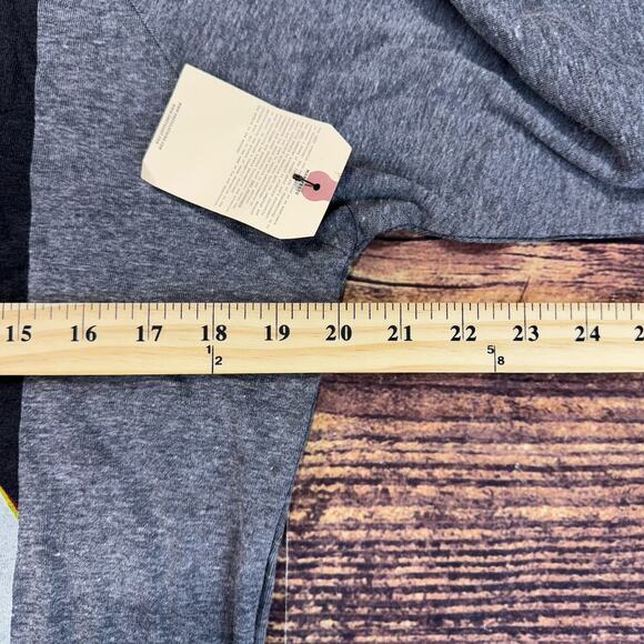 Obey Crewneck Light Sweatshirt XS Grey Gypsy Rose Peace Graphic Soft - Picture 5 of 5